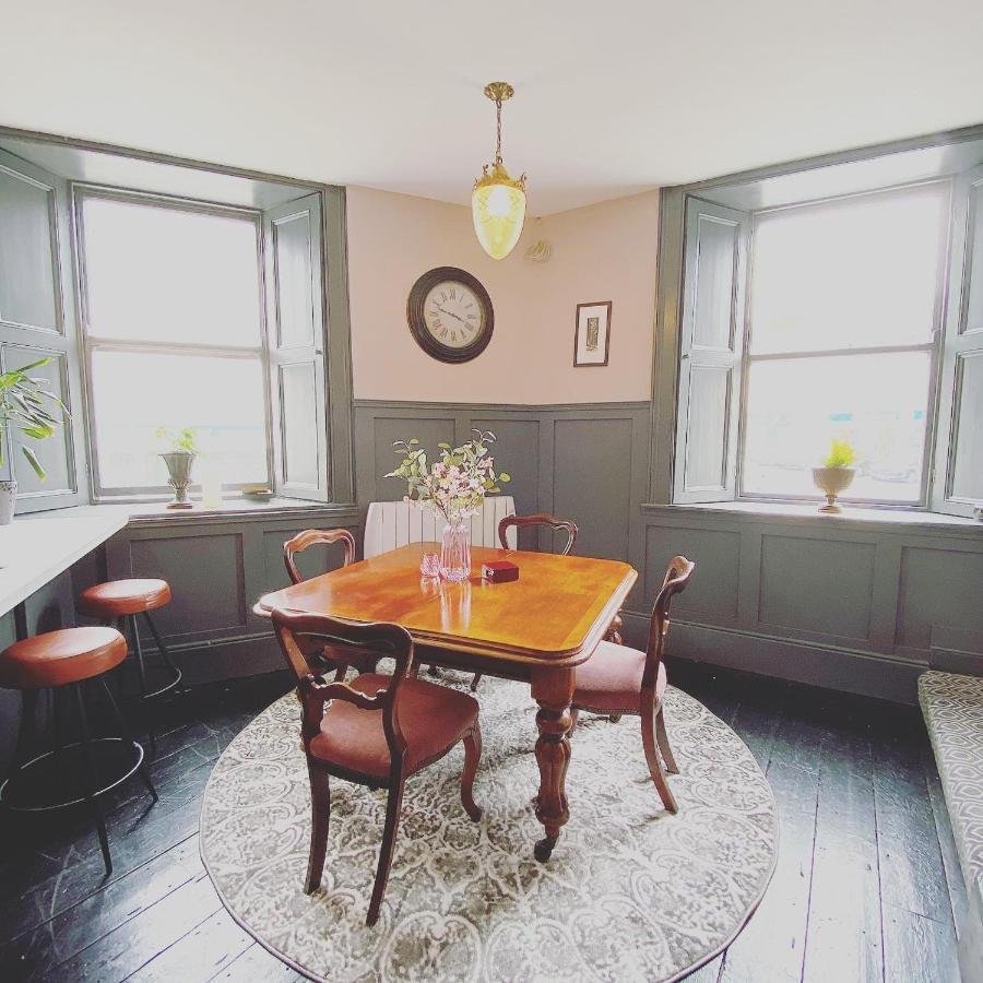 No. 1 Bridge Street Apartment Westport Bagian luar foto