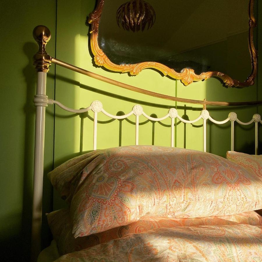 No. 1 Bridge Street Apartment Westport Bagian luar foto