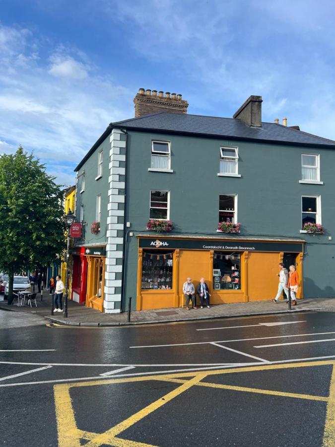 No. 1 Bridge Street Apartment Westport Bagian luar foto