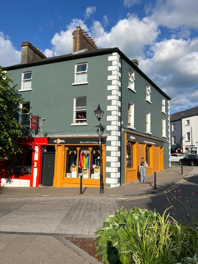 No. 1 Bridge Street Apartment Westport Bagian luar foto